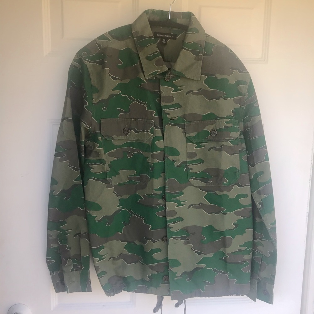 Banana Republic men’s camo coach jacket size M